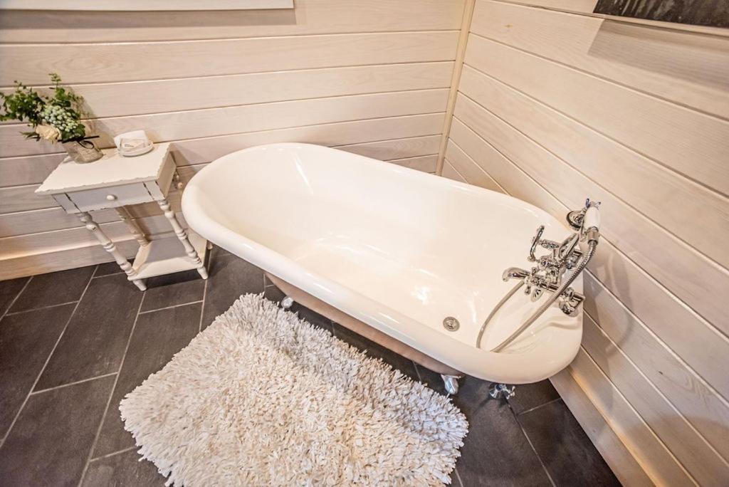 Merlot Mountain - Heated Spa Pool And Hot Tub! Cabin Broken Bow Esterno foto