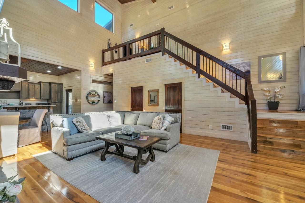Merlot Mountain - Heated Spa Pool And Hot Tub! Cabin Broken Bow Esterno foto