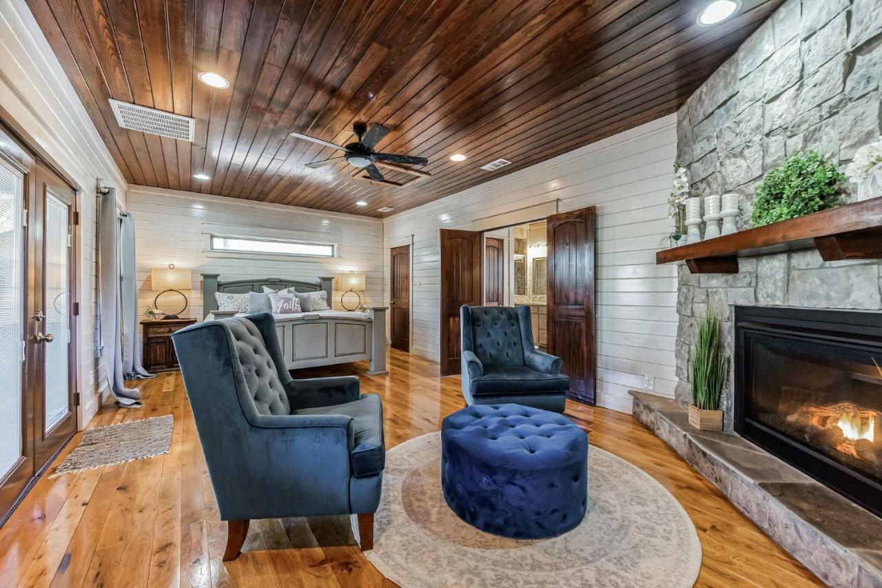 Merlot Mountain - Heated Spa Pool And Hot Tub! Cabin Broken Bow Esterno foto
